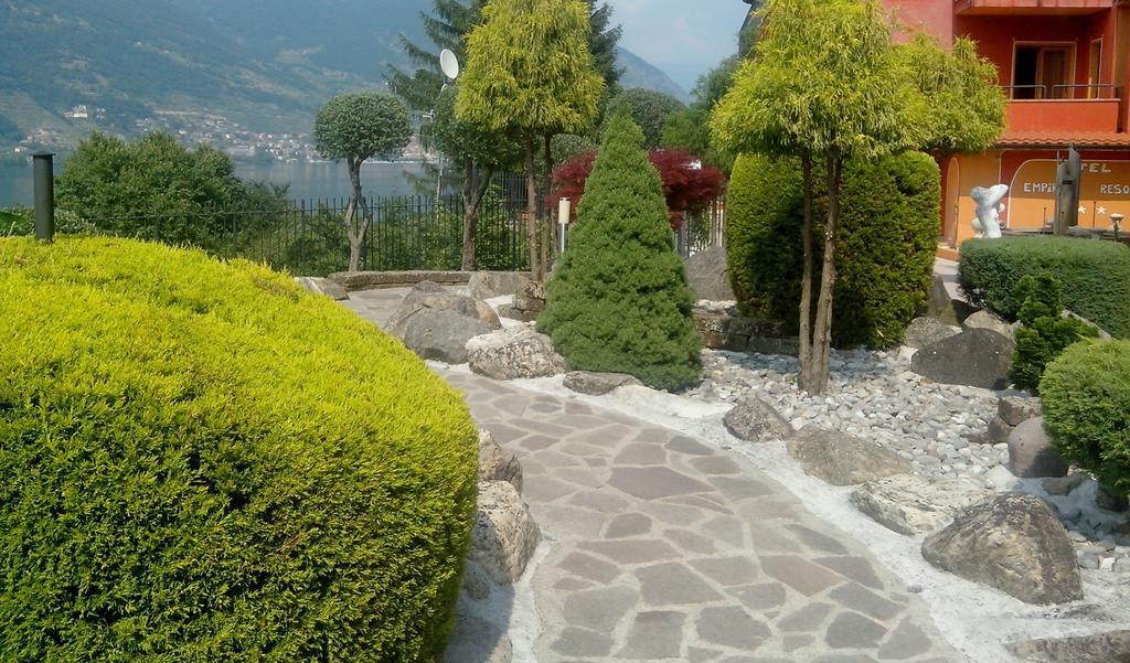 Hotel Empire Resort Iseo Bagian luar foto