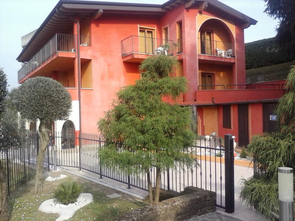 Hotel Empire Resort Iseo Bagian luar foto