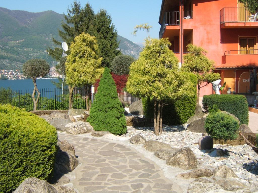 Hotel Empire Resort Iseo Bagian luar foto