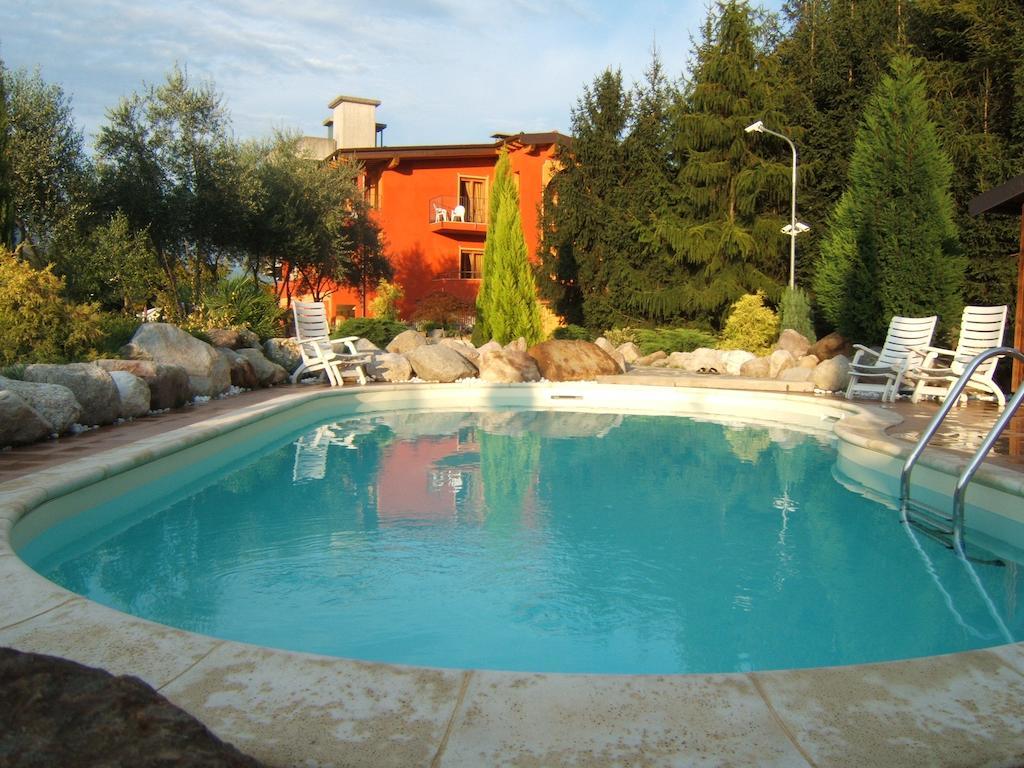 Hotel Empire Resort Iseo Bagian luar foto