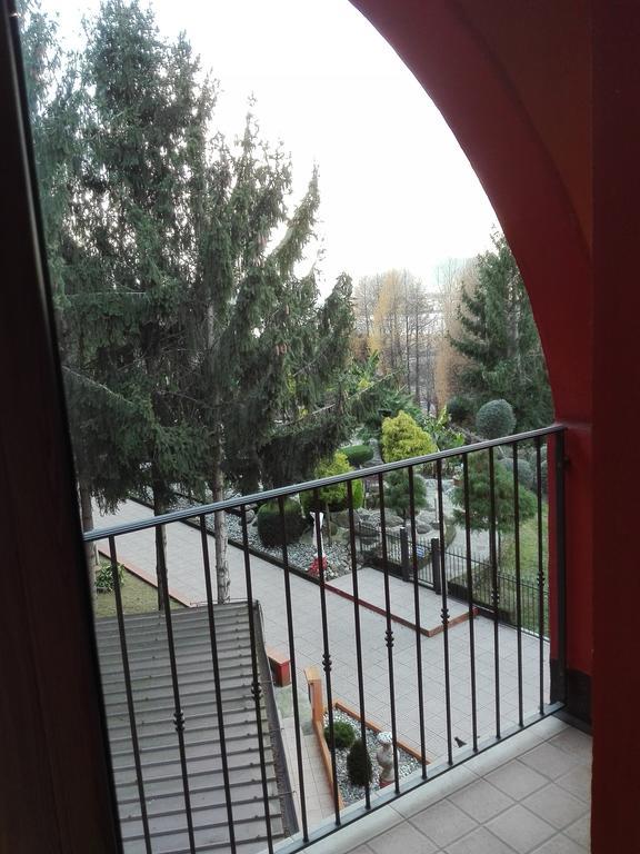 Hotel Empire Resort Iseo Bagian luar foto