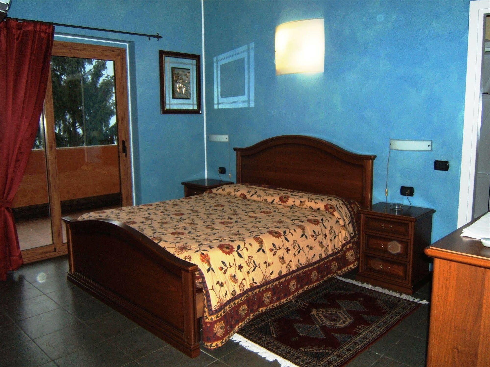 Hotel Empire Resort Iseo Bagian luar foto