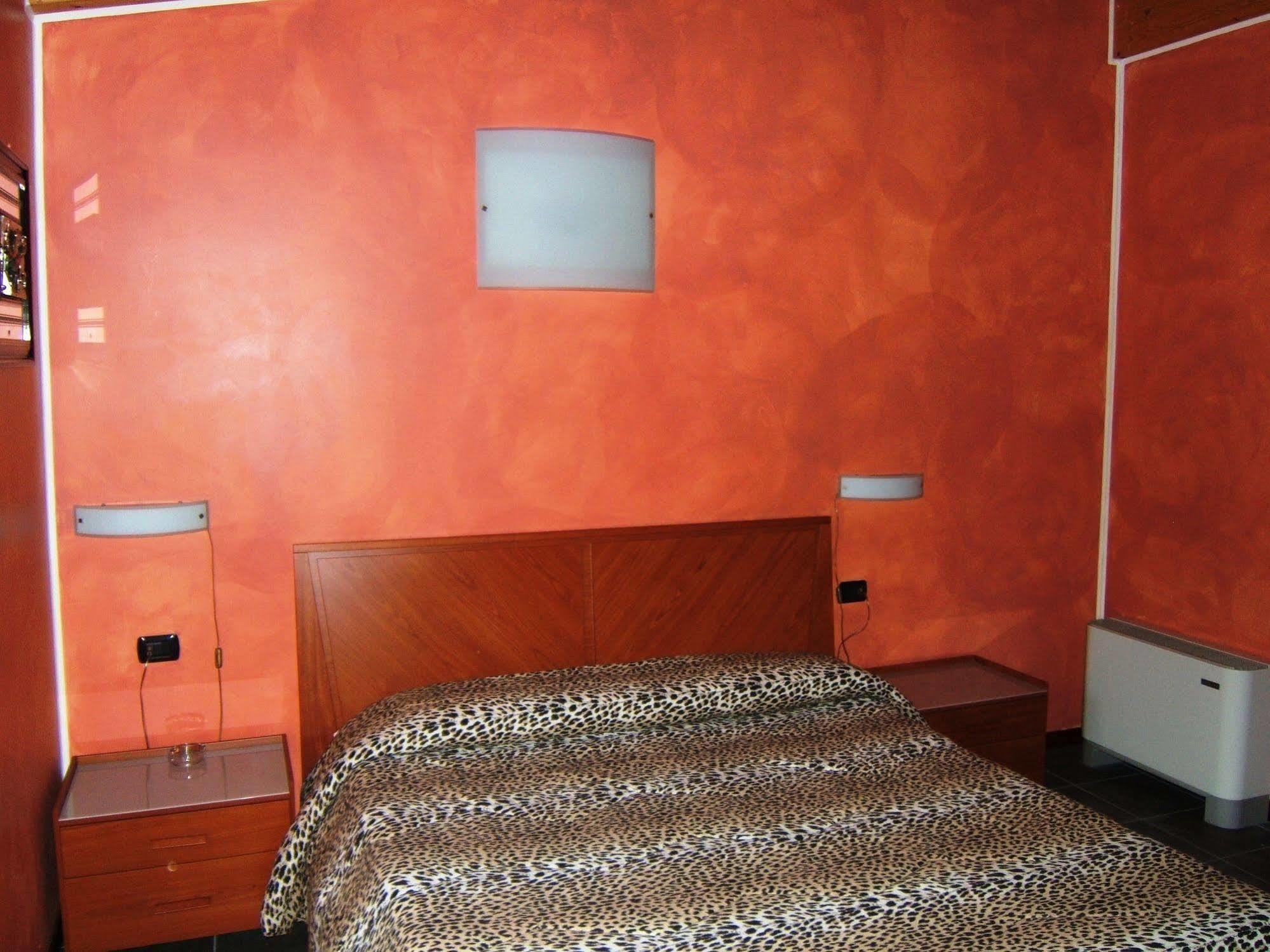Hotel Empire Resort Iseo Bagian luar foto