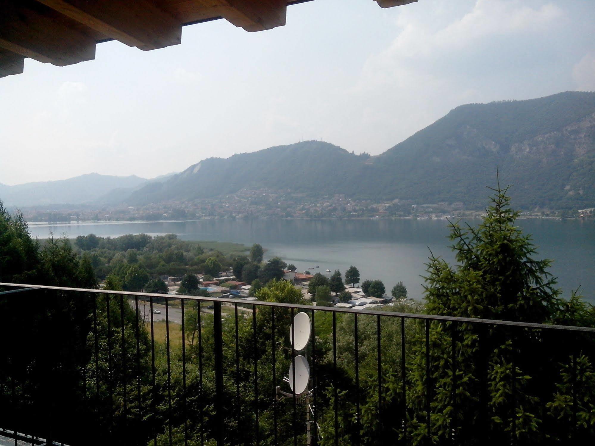 Hotel Empire Resort Iseo Bagian luar foto