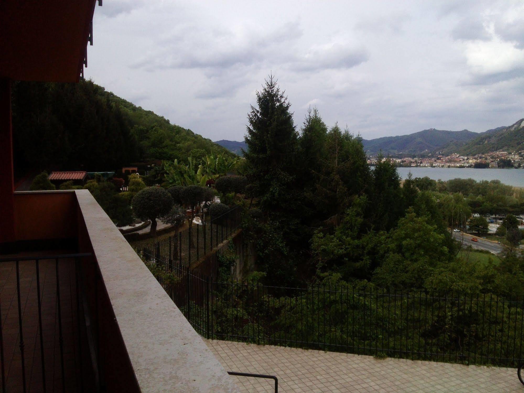 Hotel Empire Resort Iseo Bagian luar foto