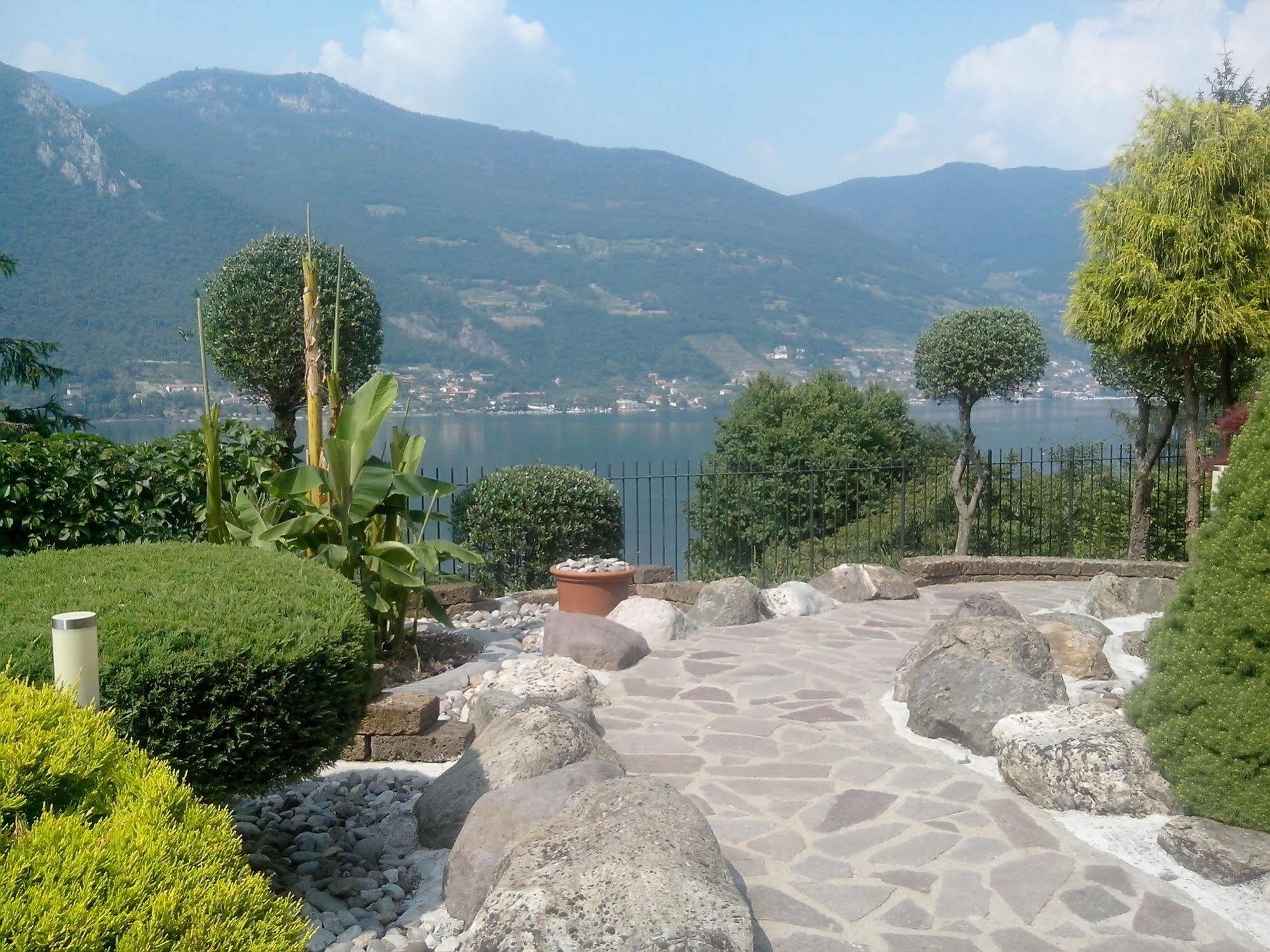 Hotel Empire Resort Iseo Bagian luar foto