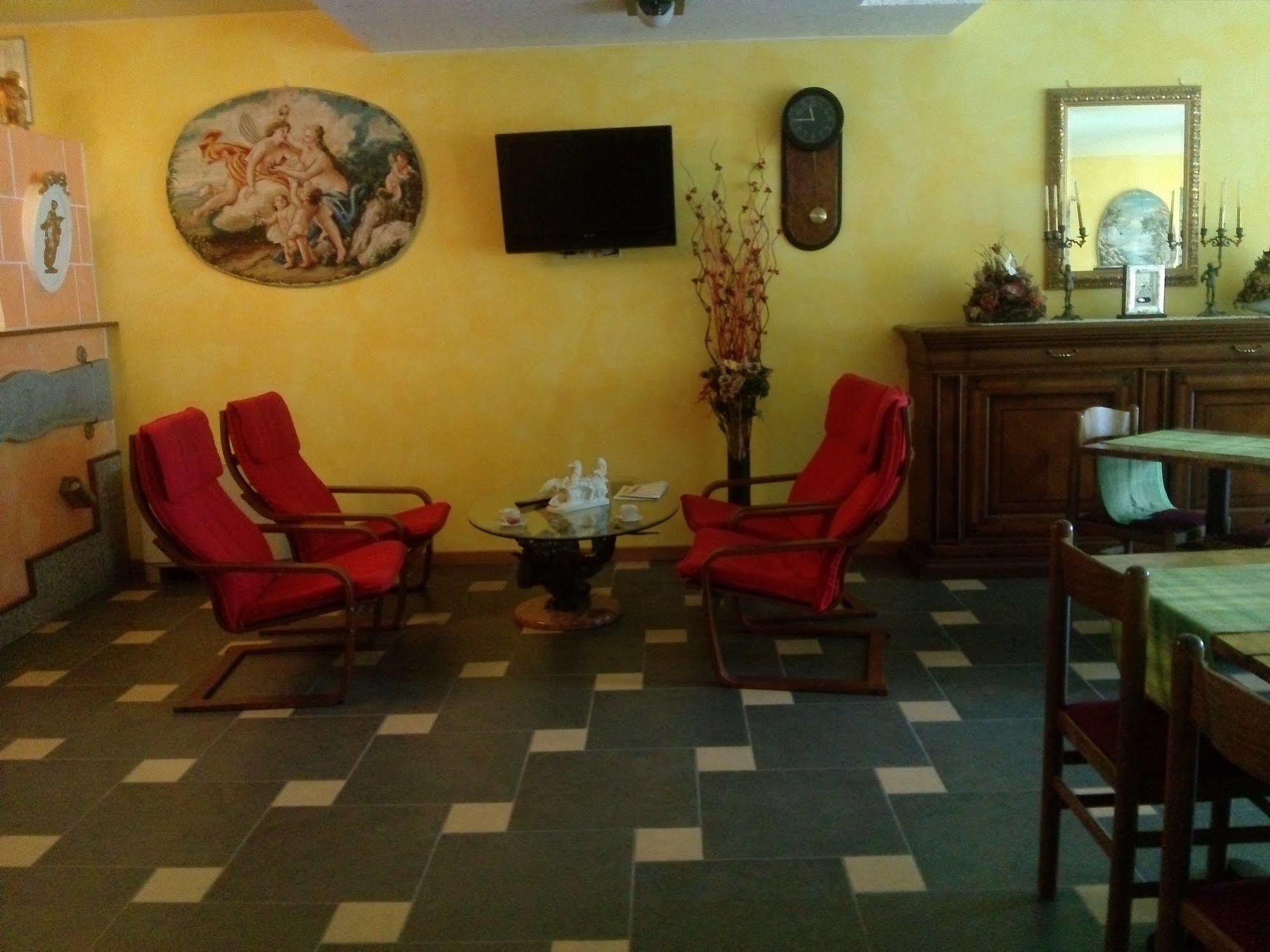 Hotel Empire Resort Iseo Bagian luar foto